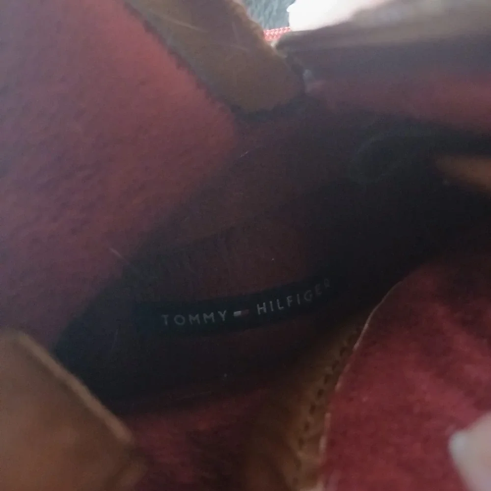 Tommy Hilfiger Duck Boot 8M Blue Tan Quilted Fleece Lined Winter Rain Ankle Boot